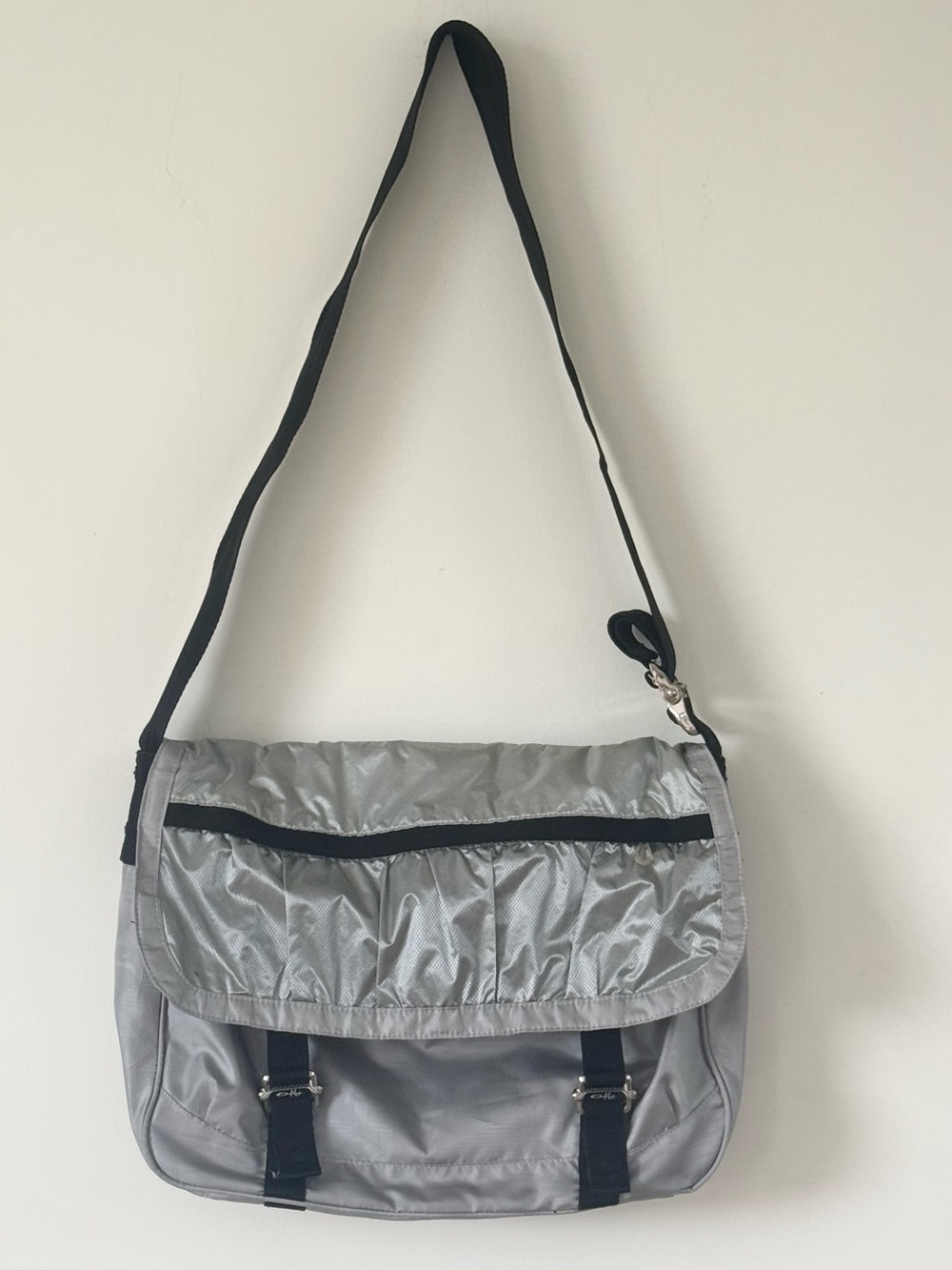 Vintage Oakley Software Messenger Bag Y2K Silver Technical Techwear Script Logo